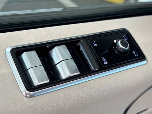 Used 2020 Land Rover Range Rover HSE AWD/4WD image 13