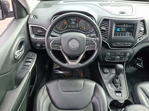 Certified 2021 Jeep Cherokee Latitude Plus w/ Sun & Sound Group image 11