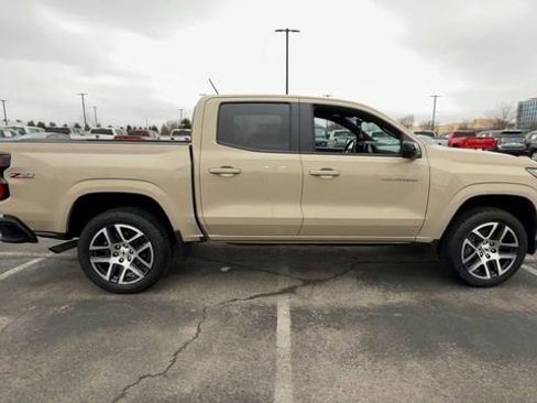 Used 2024 Chevrolet Colorado Z71 w/ Z71 Convenience Package 2 image 9