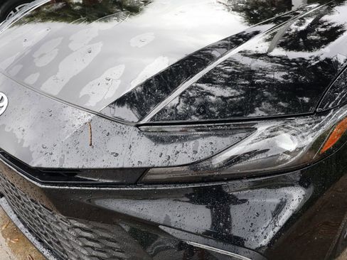 Used 2025 Toyota Camry SE FWD image 3
