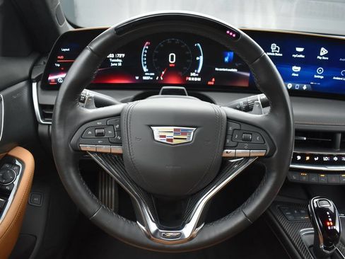 Used 2025 Cadillac CT5 V w/ Platinum Package AWD/4WD image 13
