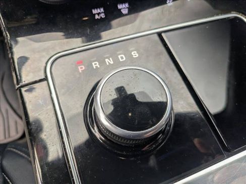 Used 2018 Land Rover Range Rover Velar R-Dynamic SE AWD/4WD image 11