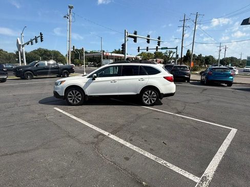 Used 2016 Subaru Outback 2.5i Limited AWD/4WD image 8