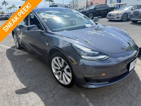 Used 2018 Tesla Model 3 Mid Range image 1