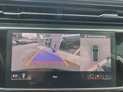 Used 2019 Audi Q8 Premium Plus w/ Premium Plus AWD/4WD image 24