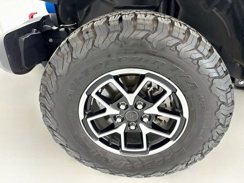 Used 2024 Jeep Wrangler Unlimited Rubicon AWD/4WD image 28