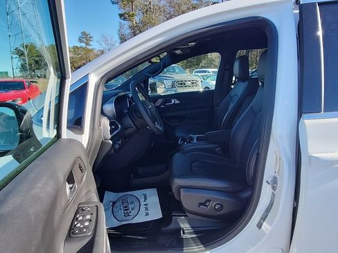New 2026 Chrysler Pacifica Select FWD image 31