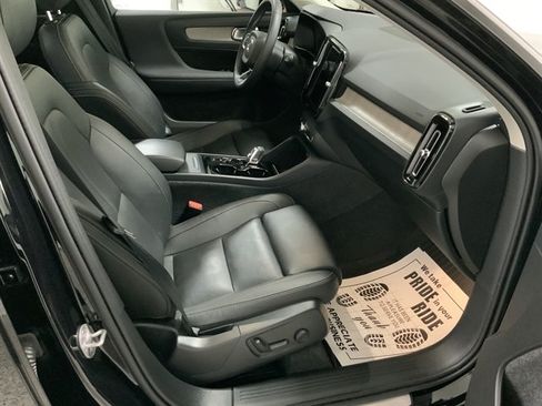 Used 2024 Volvo XC40 B5 Plus AWD/4WD image 22