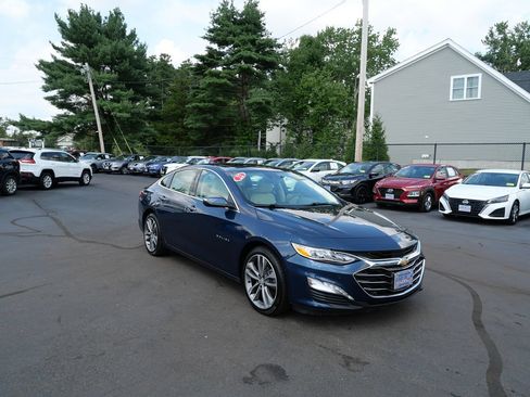 Used 2022 Chevrolet Malibu Premier FWD image 2