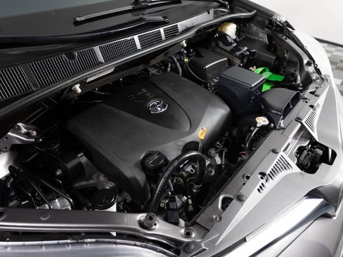 Used 2019 Toyota Sienna XLE FWD image 43