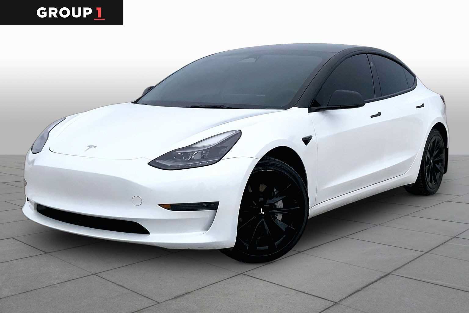 Used 2023 Tesla Model 3 Standard Range RWD image 1