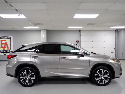 Used 2019 Lexus RX 450h AWD image 19