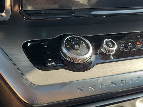 New 2027 Ford Expedition Platinum w/ Driver's Package RWD image 33