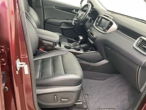 Used 2019 Kia Sorento EX image 17
