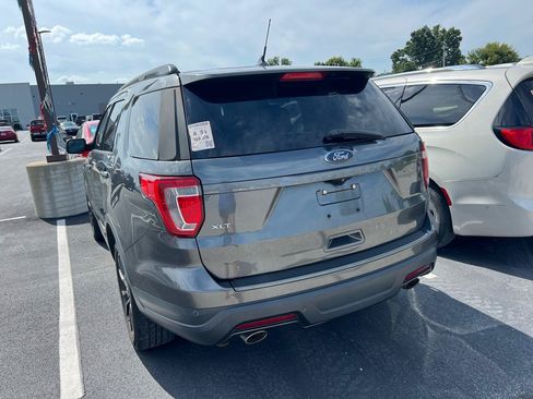 Used 2018 Ford Explorer XLT w/ Equipment Group 202A FWD image 4