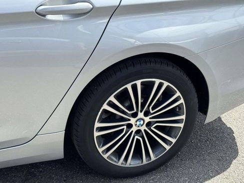 Used 2019 BMW 530i xDrive w/ Convenience Package AWD/4WD image 16
