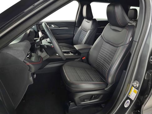 Used 2025 Ford Explorer ST-Line AWD/4WD image 18
