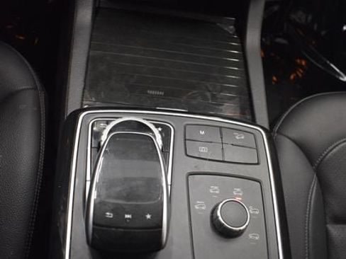 Used 2018 Mercedes-Benz GLE 350 4MATIC image 30