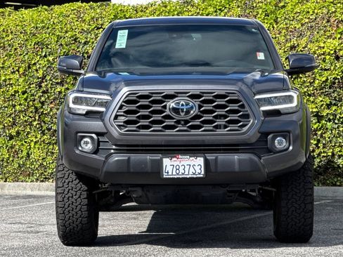 Used 2023 Toyota Tacoma TRD Off-Road w/ TRD Premium Off Road Package image 10