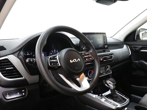 Used 2023 Kia Seltos LX AWD/4WD image 16