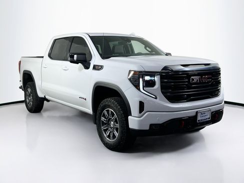 Used 2024 GMC Sierra 1500 AT4 w/ AT4 Preferred Package image 3