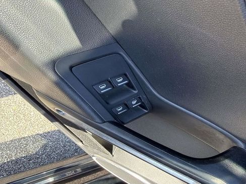 Used 2019 Volkswagen Beetle 2.0T S FWD image 15