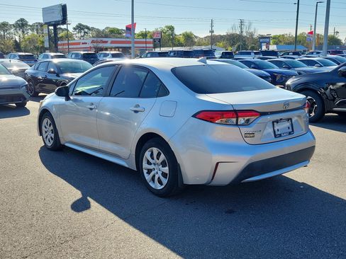 Used 2020 Toyota Corolla LE image 4