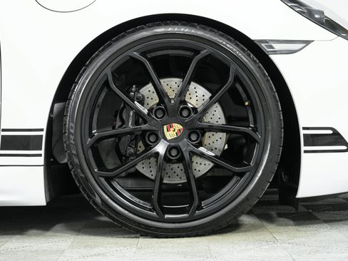 Used 2025 Porsche 718 Cayman RWD image 32