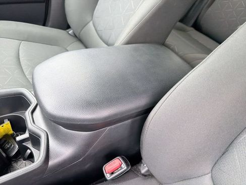 Used 2024 Toyota RAV4 XLE FWD image 23
