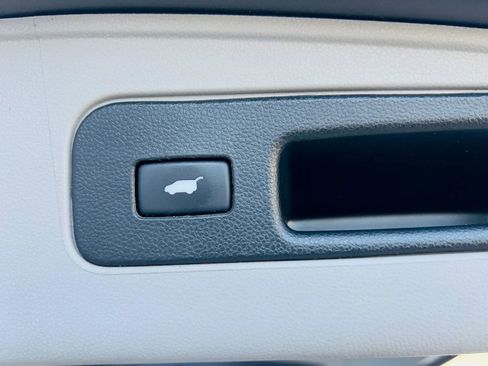 Used 2012 Honda Odyssey Touring image 10
