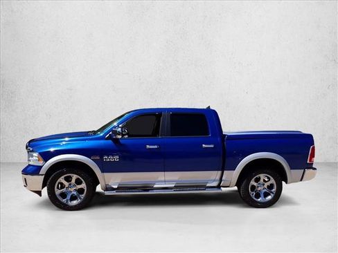 Used 2014 RAM 1500 Laramie w/ Convenience Group AWD/4WD image 2