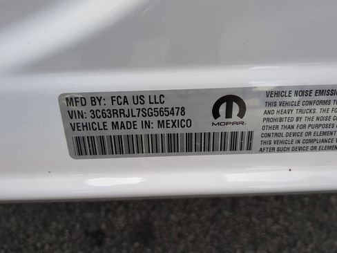 Used 2025 RAM 3500 Laramie image 28