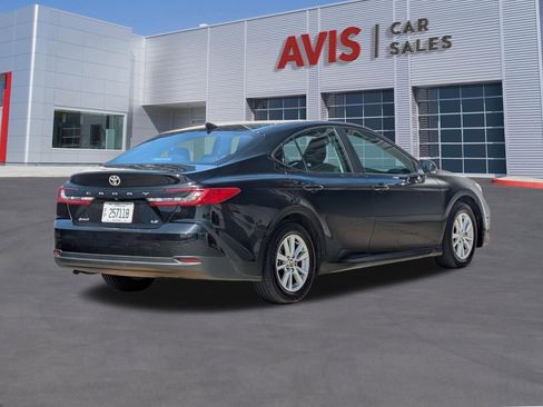 Used 2025 Toyota Camry LE image 6