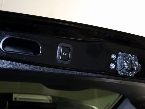 Used 2016 Toyota Highlander XLE image 33