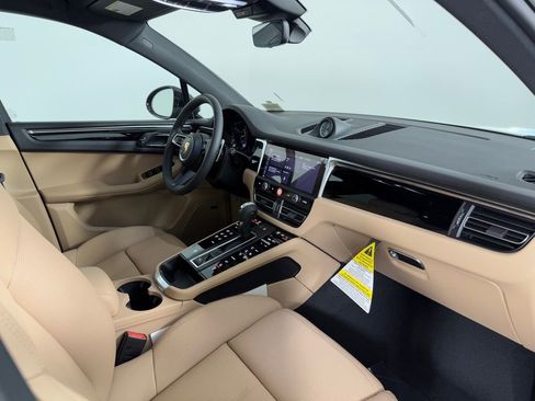New 2026 Porsche Macan AWD/4WD image 15