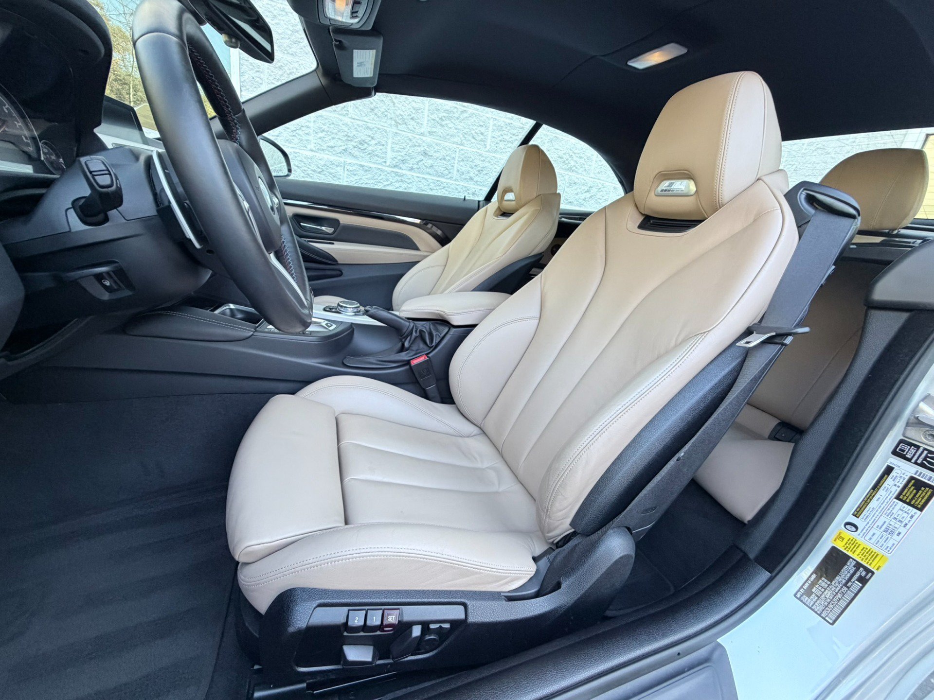 Used 2015 BMW M4 Convertible RWD image 23