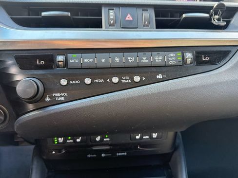 Used 2019 Lexus ES 350 w/ Premium Package FWD image 28