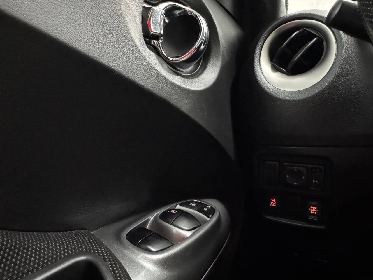 Used 2014 Nissan Juke S w/ Midnight Edition 2.0 AWD/4WD image 18