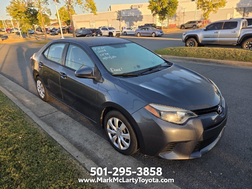 Used 2014 Toyota Corolla LE FWD image 2