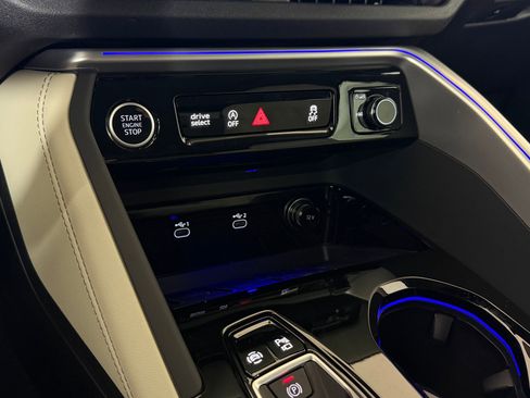 New 2025 Audi Q5 Prestige image 19