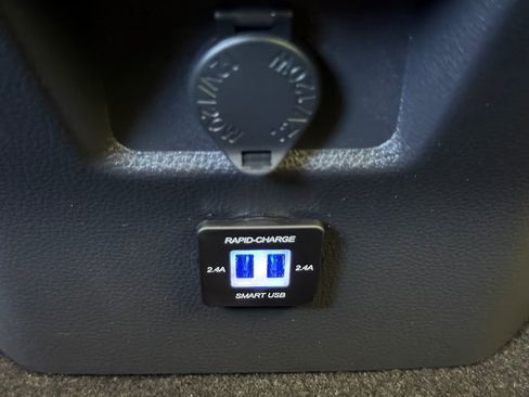 Used 2025 Toyota RAV4 LE FWD image 30