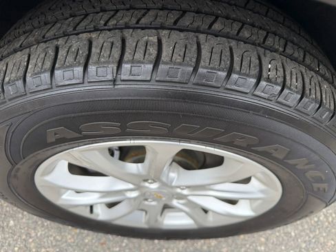 Used 2021 Chevrolet Equinox LS w/ LS Convenience Package image 5