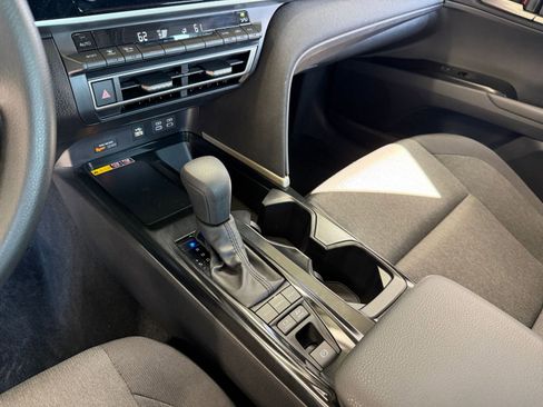 Used 2025 Toyota Camry LE image 40