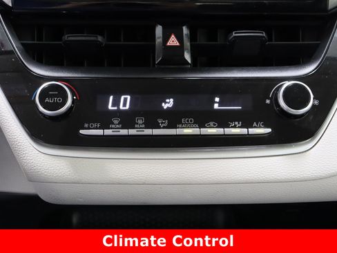 Used 2022 Toyota Corolla LE image 19