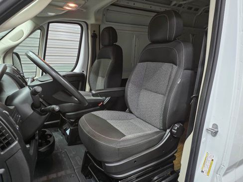 Used 2021 RAM ProMaster 2500 w/ Convenience Group FWD image 15