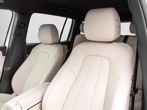 New 2026 Mercedes-Benz GLB 250 4MATIC image 12