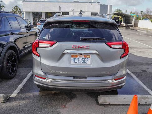 Used 2024 GMC Terrain Denali image 18