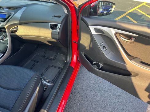 Used 2013 Hyundai Elantra image 25