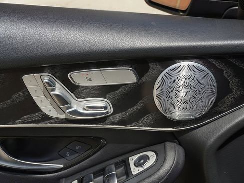 Used 2018 Mercedes-Benz GLC 300 4MATIC image 11