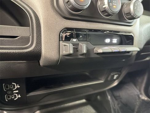 Used 2022 RAM 2500 Tradesman w/ Chrome Appearance Group image 25